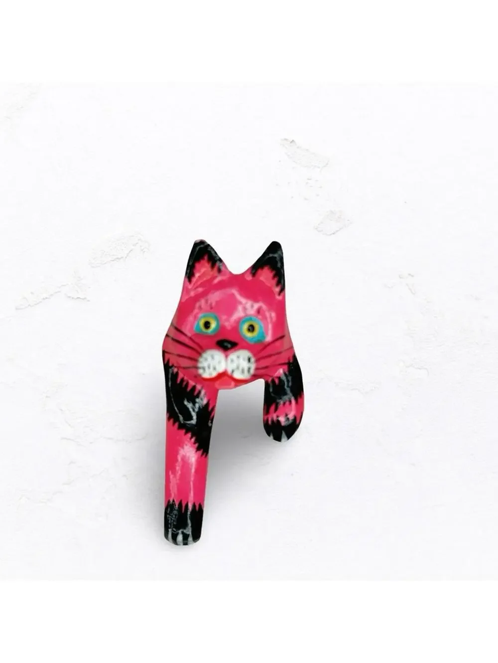 6933. Animal Brooch Cat Handpainted